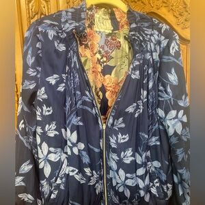 CHICOS REVERSIBLE LIGHTWEIGHT JACKET